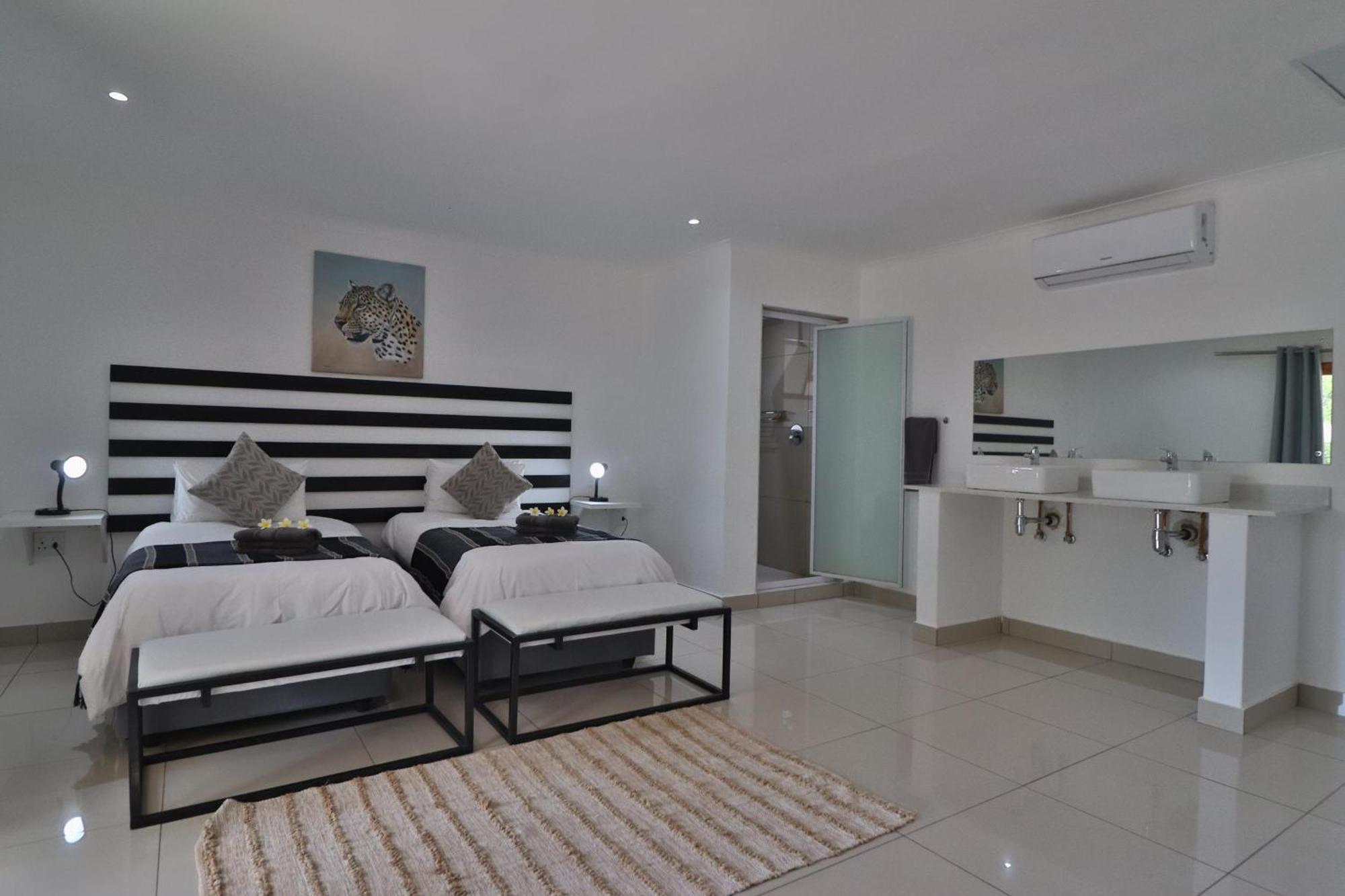 Kruger View Chalets Malalane Exterior photo